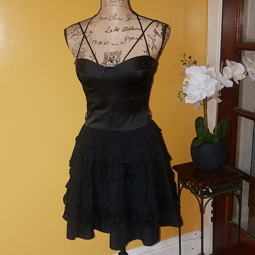 SOLD----Boutique Forever 21- black mini dress